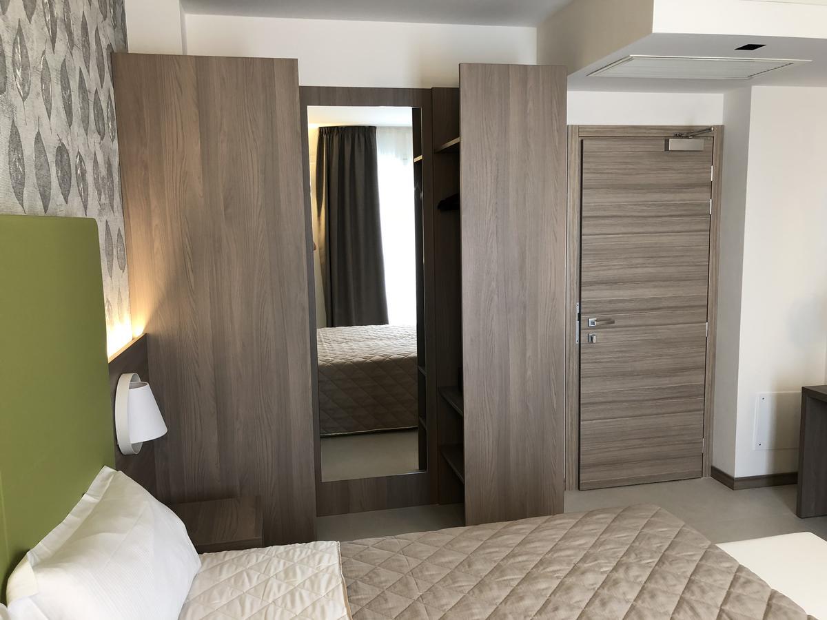 Hotel Iris Jesolo מראה חיצוני תמונה