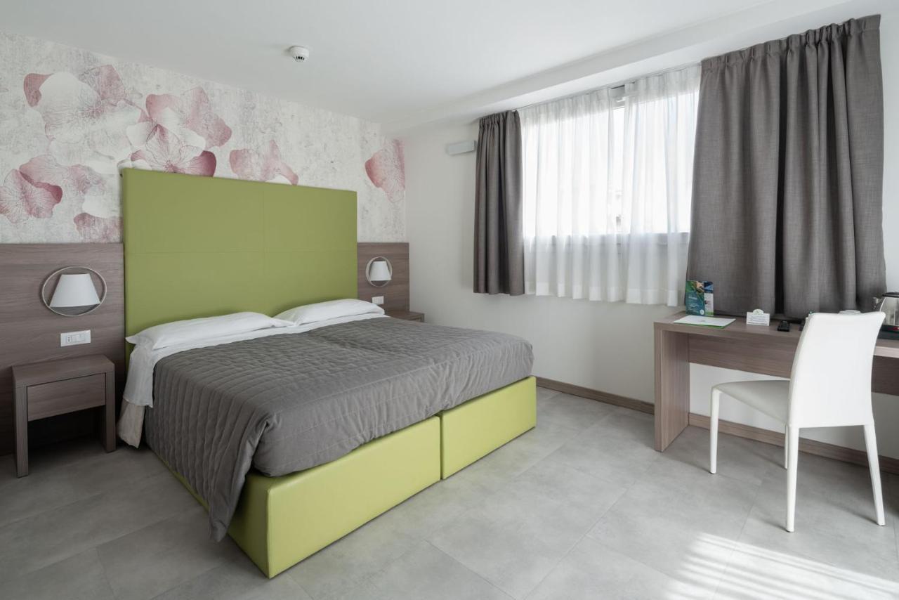 Hotel Iris Jesolo מראה חיצוני תמונה