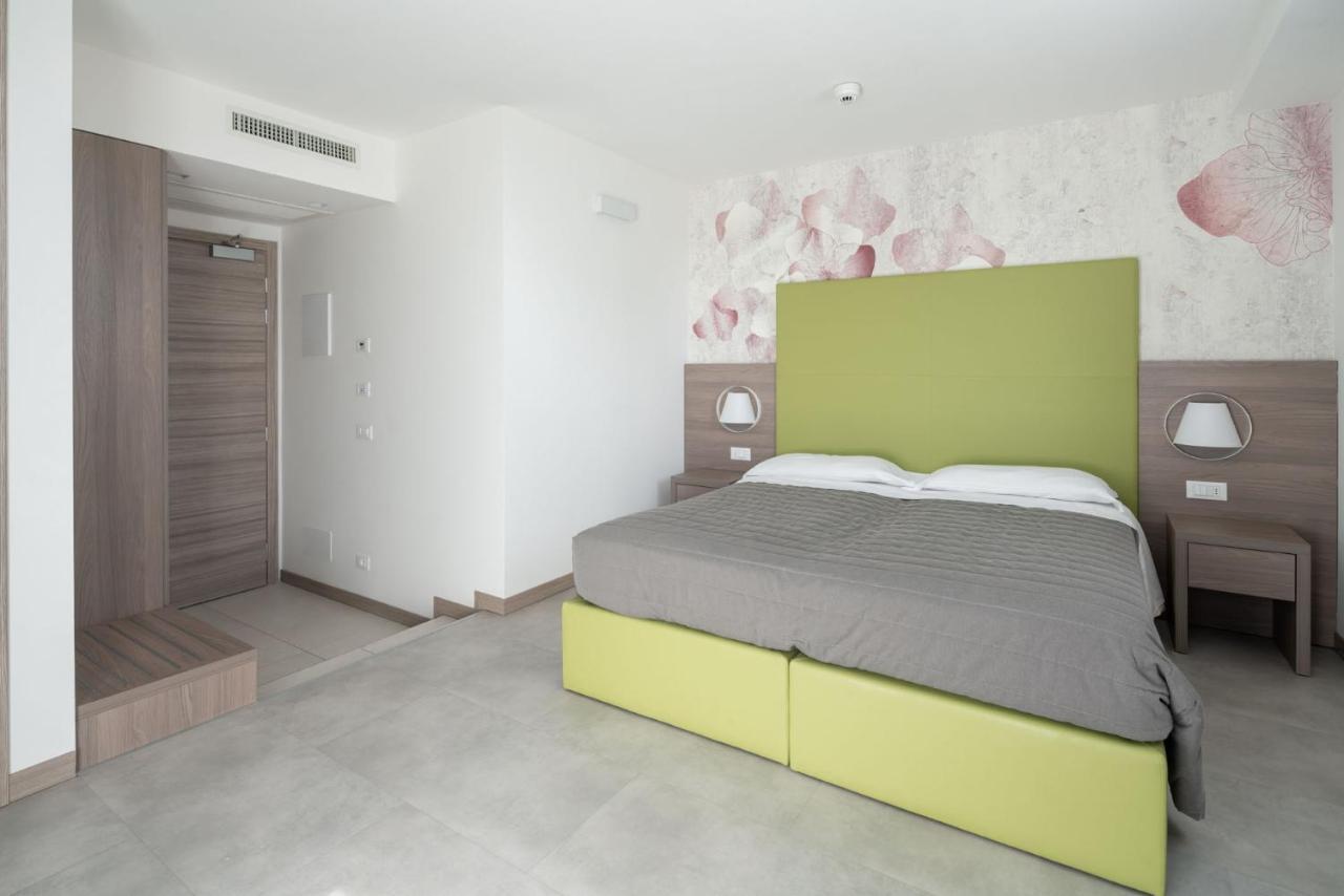 Hotel Iris Jesolo מראה חיצוני תמונה