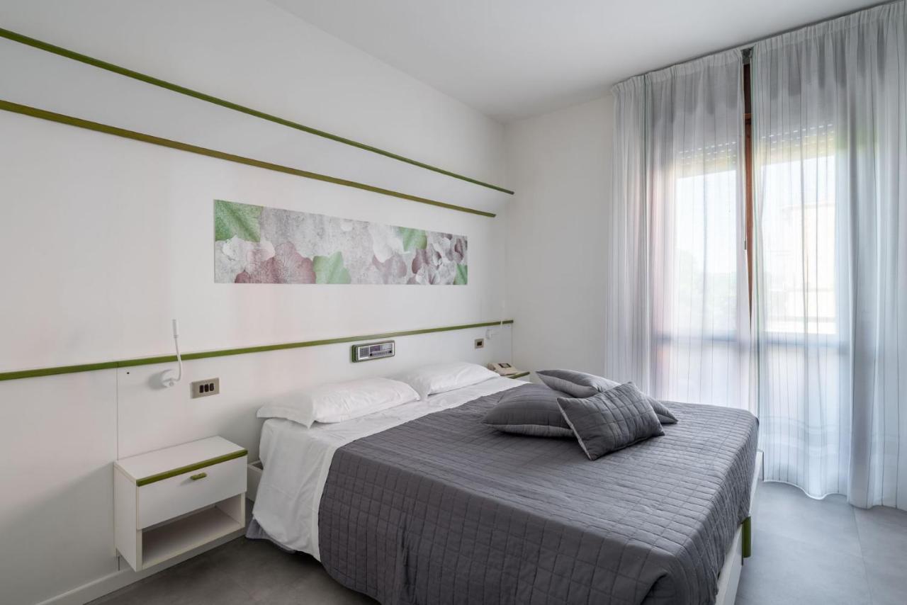 Hotel Iris Jesolo מראה חיצוני תמונה