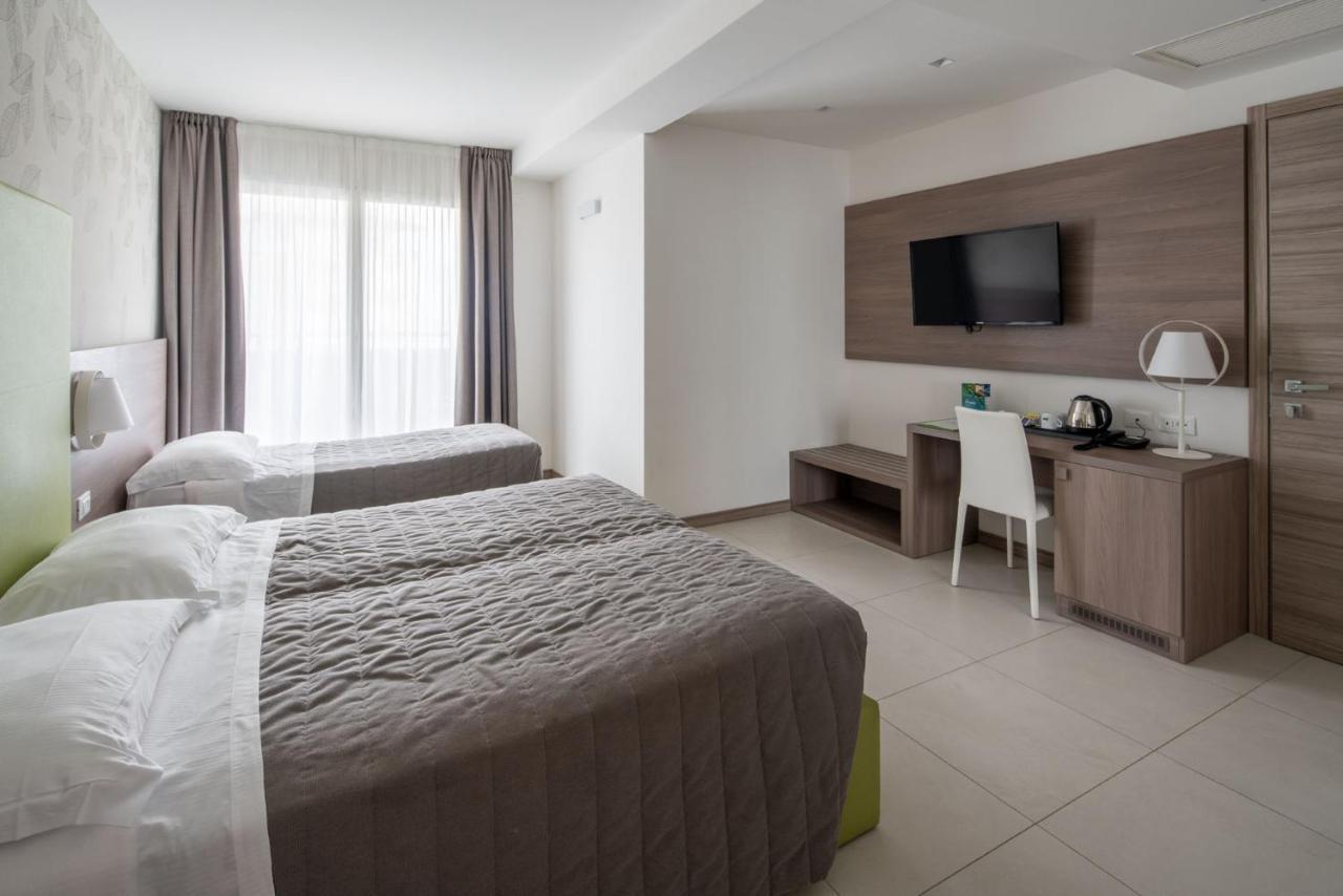 Hotel Iris Jesolo מראה חיצוני תמונה