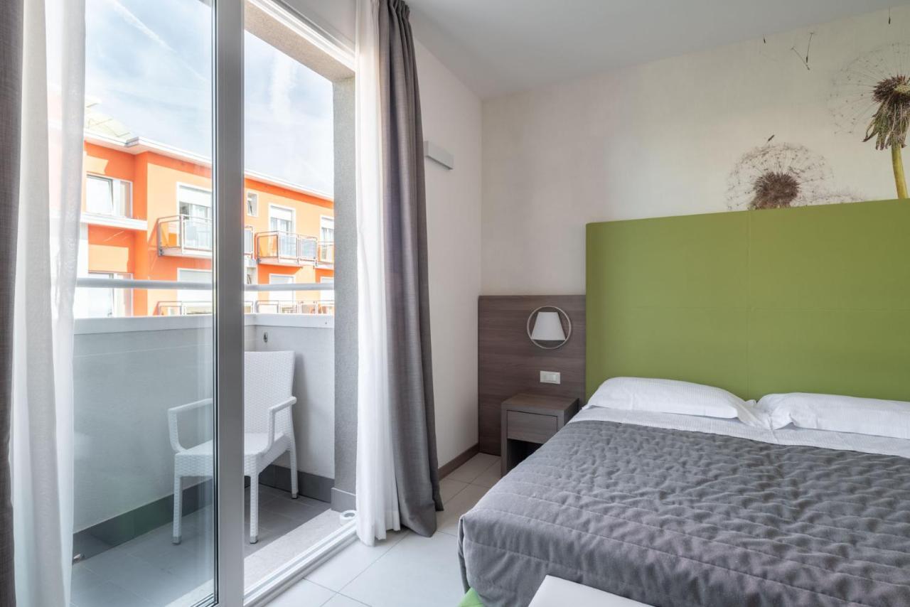 Hotel Iris Jesolo מראה חיצוני תמונה